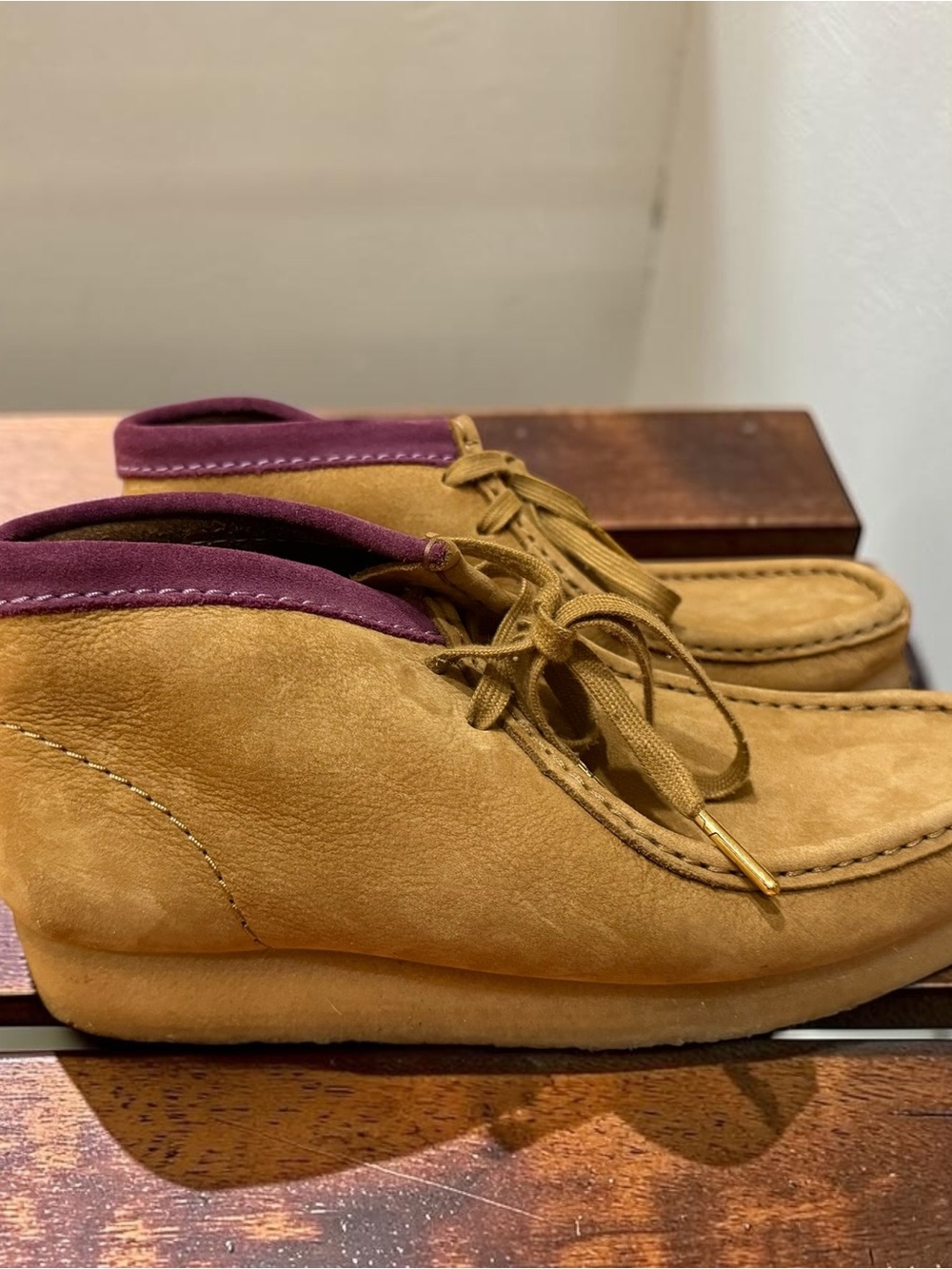 Clarks Women's Suede  Wallabee Desert Boots in Oakmoss Combi EUC